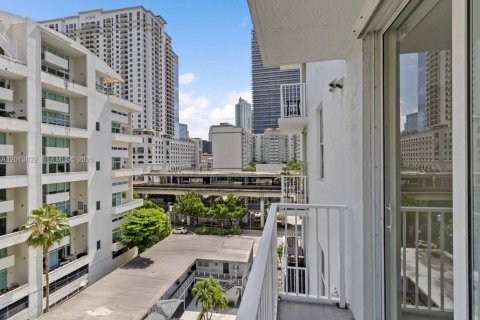 Condo in Miami, Florida, 1 bedroom  № 2075995 - photo 12