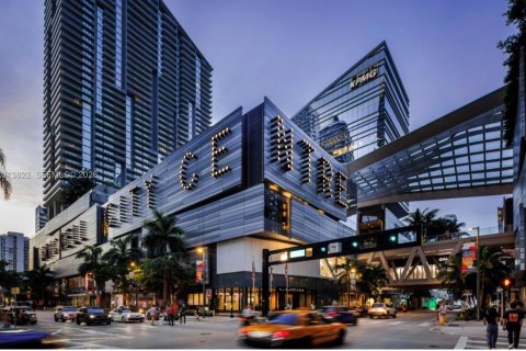 Condo in Miami, Florida, 1 bedroom  № 2075995 - photo 17