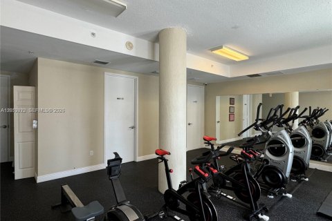 Condo in Miami, Florida, 1 bedroom  № 2075995 - photo 24
