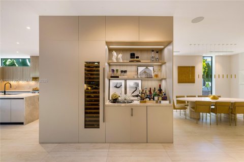 Villa ou maison à louer à Miami, Floride: 6 chambres, 517.28 m2 № 2170289 - photo 18