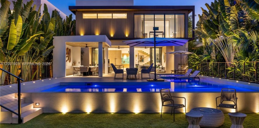 Villa ou maison à Miami, Floride 6 chambres, 517.28 m2 № 2170289