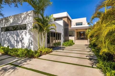 Villa ou maison à louer à Miami, Floride: 6 chambres, 517.28 m2 № 2170289 - photo 12