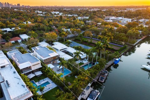 Villa ou maison à louer à Miami, Floride: 6 chambres, 517.28 m2 № 2170289 - photo 3