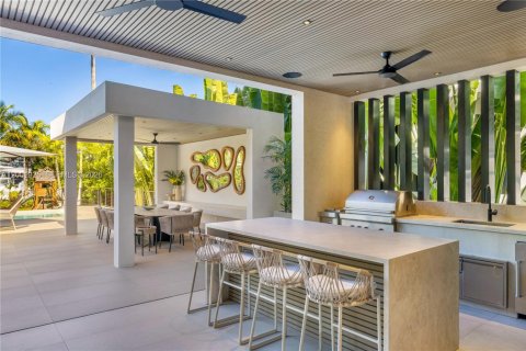 Villa ou maison à louer à Miami, Floride: 6 chambres, 517.28 m2 № 2170289 - photo 27