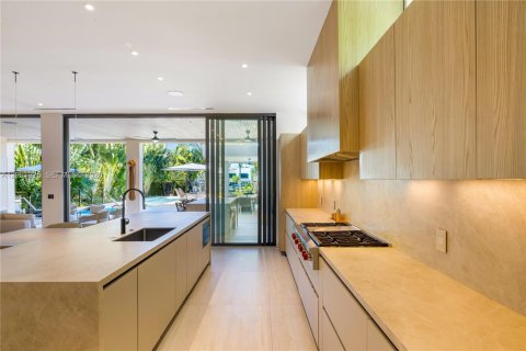 Villa ou maison à louer à Miami, Floride: 6 chambres, 517.28 m2 № 2170289 - photo 25