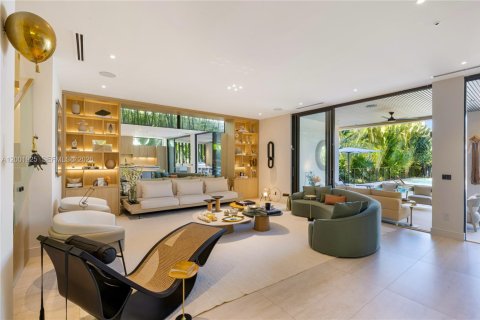 Villa ou maison à louer à Miami, Floride: 6 chambres, 517.28 m2 № 2170289 - photo 20