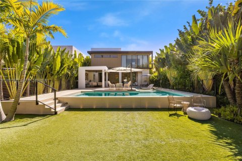 Villa ou maison à louer à Miami, Floride: 6 chambres, 517.28 m2 № 2170289 - photo 5