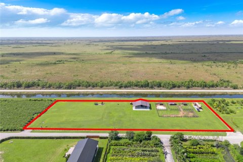 Propiedad comercial en venta en Homestead, Florida № 2432112 - foto 5