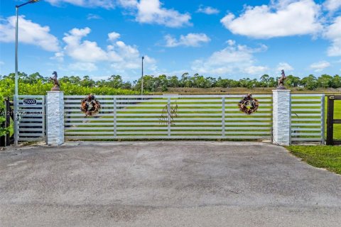 Propiedad comercial en venta en Homestead, Florida № 2432112 - foto 16