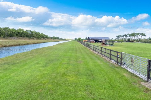 Propiedad comercial en venta en Homestead, Florida № 2432112 - foto 15