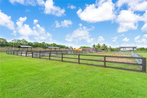 Propiedad comercial en venta en Homestead, Florida № 2432112 - foto 20