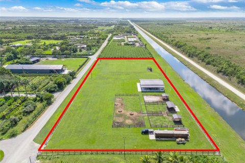 Propiedad comercial en venta en Homestead, Florida № 2432112 - foto 14