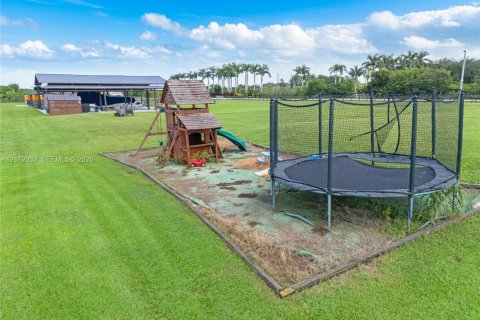 Propiedad comercial en venta en Homestead, Florida № 2432112 - foto 23