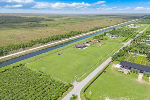Propiedad comercial en venta en Homestead, Florida № 2432112 - foto 8