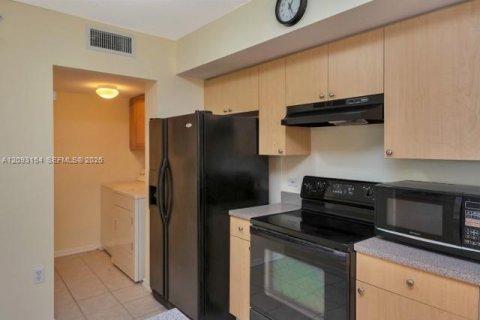Condo in Boynton Beach, Florida, 1 bedroom  № 2378585 - photo 11