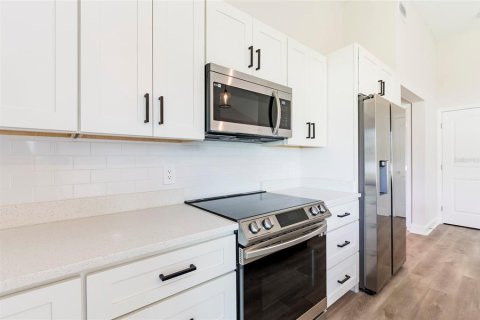 Casa en venta en Ocala, Florida, 3 dormitorios, 150.5 m2 № 1779010 - foto 4