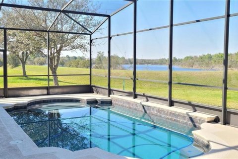 House in Orlando, Florida 4 bedrooms, 246.93 sq.m. № 1819197 - photo 5