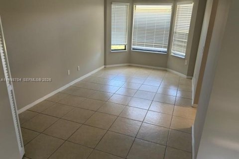 House in Port St. Lucie, Florida 3 bedrooms, 161.09 sq.m. № 2060355 - photo 14