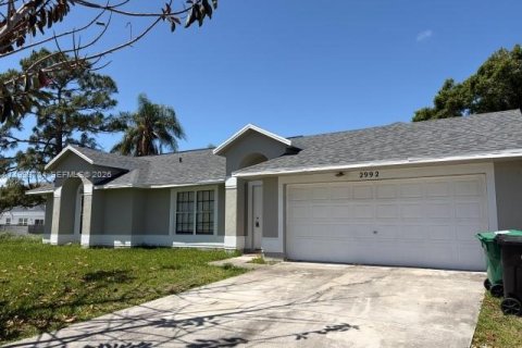 House in Port St. Lucie, Florida 3 bedrooms, 161.09 sq.m. № 2060355 - photo 4
