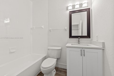 Townhouse in Homestead, Florida 4 bedrooms, 172.05 sq.m. № 1996024 - photo 25