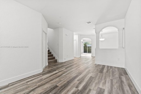 Townhouse in Homestead, Florida 4 bedrooms, 172.05 sq.m. № 1996024 - photo 4