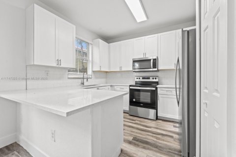 Townhouse in Homestead, Florida 4 bedrooms, 172.05 sq.m. № 1996024 - photo 16