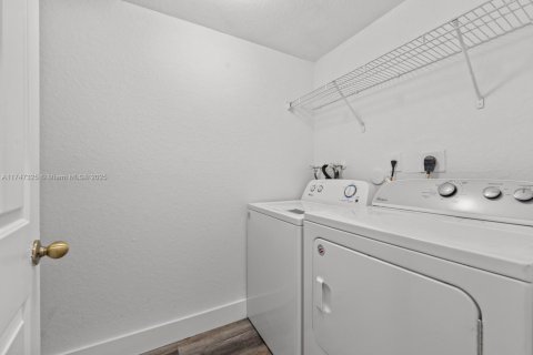 Townhouse in Homestead, Florida 4 bedrooms, 172.05 sq.m. № 1996024 - photo 11