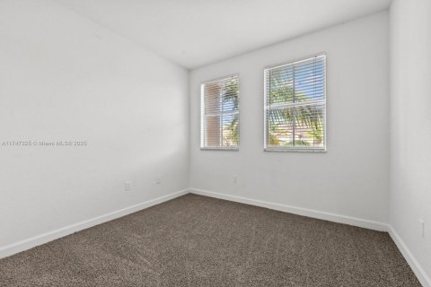 Townhouse in Homestead, Florida 4 bedrooms, 172.05 sq.m. № 1996024 - photo 24