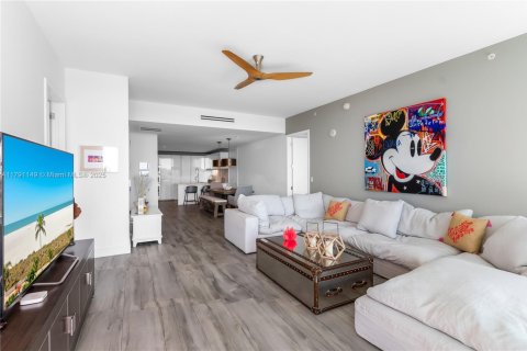 Condominio en venta en Bal Harbour, Florida, 2 dormitorios, 158.31 m2 № 2023163 - foto 7