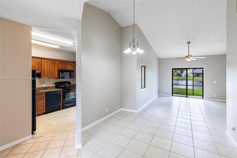 House in Boynton Beach, Florida 2 bedrooms, 103.49 sq.m. № 1806131 - photo 21