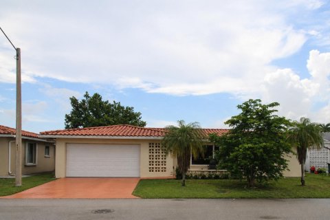 Villa ou maison à Tamarac, Floride 2 chambres, 151.62 m2 № 2241179