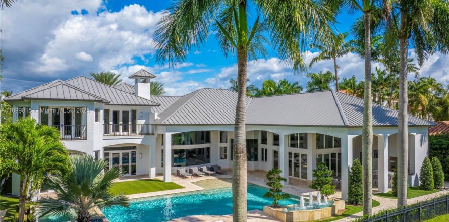 House in Fort Lauderdale, Florida 6 bedrooms, 768.02 sq.m. № 1952485