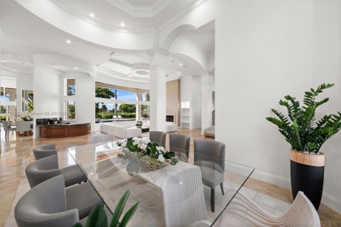 House in Fort Lauderdale, Florida 6 bedrooms, 768.02 sq.m. № 1952485 - photo 15