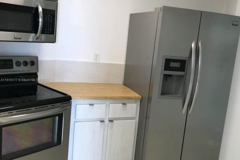 Купить кондоминиум в Халландейл-Бич, Флорида 1 спальня, 81.29м2, № 1775226 - фото 6