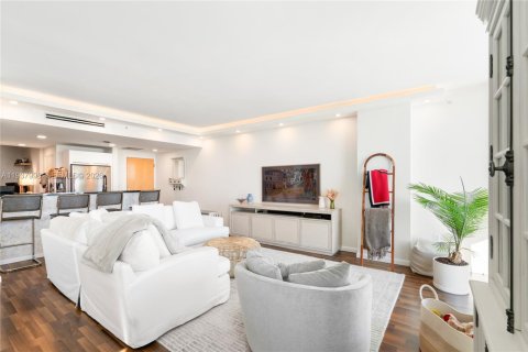 Condo in Miami, Florida, 2 bedrooms  № 1996091 - photo 24