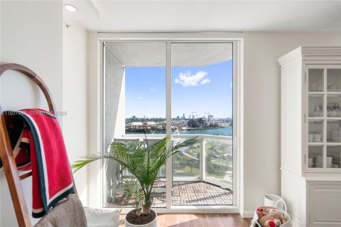Condo in Miami, Florida, 2 bedrooms  № 1996091 - photo 27
