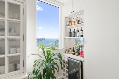 Condo in Miami, Florida, 2 bedrooms  № 1996091 - photo 23