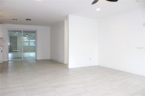 Casa en venta en Port Richey, Florida, 2 dormitorios, 91.04 m2 № 1826898 - foto 8