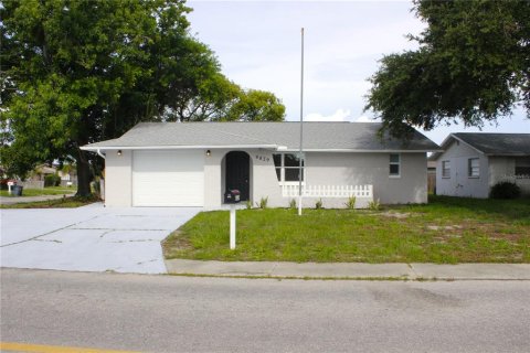 Casa en venta en Port Richey, Florida, 2 dormitorios, 91.04 m2 № 1826898 - foto 1