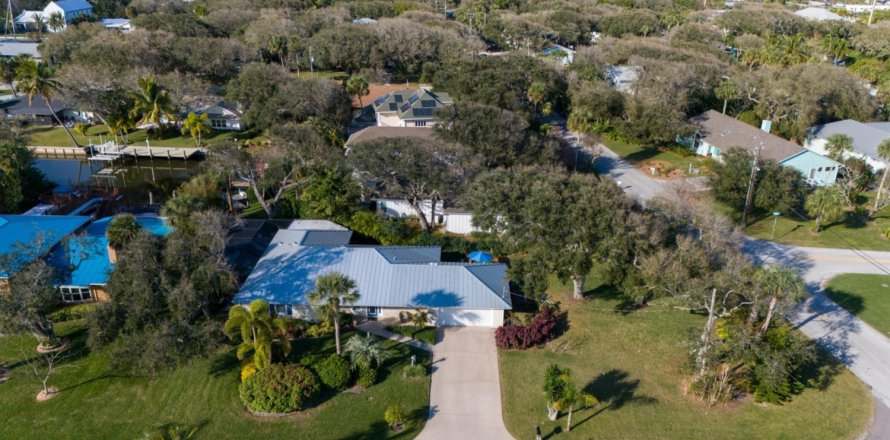 House in Vero Beach, Florida 3 bedrooms, 193.24 sq.m. № 1047836