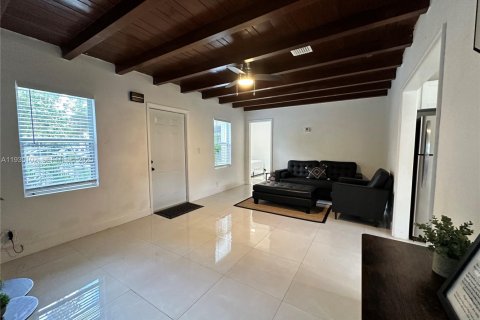 Снять в аренду виллу или дом в Майами, Флорида 4 спальни, 160.35м2, № 1989389 - фото 5