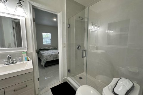 Снять в аренду виллу или дом в Майами, Флорида 4 спальни, 160.35м2, № 1989389 - фото 13