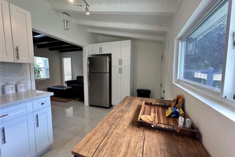 Снять в аренду виллу или дом в Майами, Флорида 4 спальни, 160.35м2, № 1989389 - фото 7