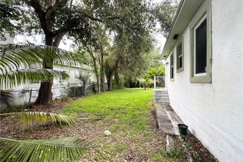 Снять в аренду виллу или дом в Майами, Флорида 4 спальни, 160.35м2, № 1989389 - фото 17