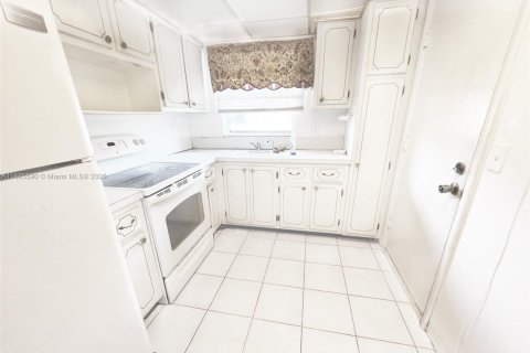 Condominio en alquiler en Lauderhill, Florida, 2 dormitorios, 76.92 m2 № 1931746 - foto 11