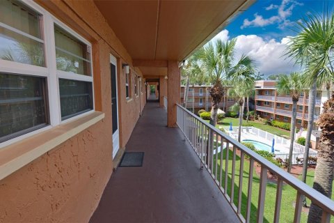 Condominio en alquiler en Largo, Florida, 2 dormitorios, 91.69 m2 № 1919154 - foto 4