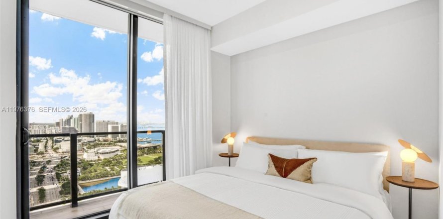 Apartment in Miami, Florida 3 bedrooms, 106.84 sq.m. № 2040671