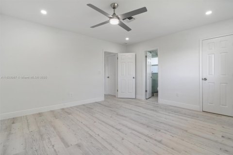 House in Pompano Beach, Florida 2 bedrooms, 164.44 sq.m. № 1806331 - photo 15
