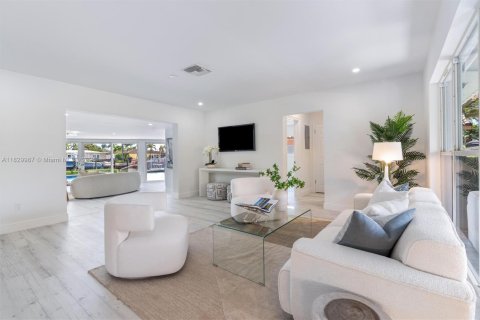 House in Pompano Beach, Florida 2 bedrooms, 164.44 sq.m. № 1806331 - photo 4