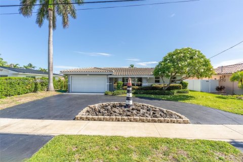 House in Pompano Beach, Florida 2 bedrooms, 164.44 sq.m. № 1806331 - photo 2